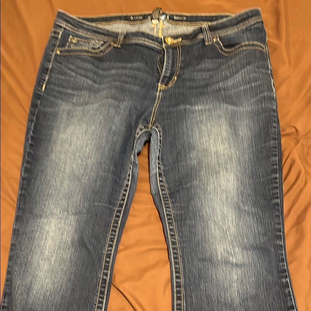 Apt. 9 Blue Straight Leg Jeans with Classic Fading